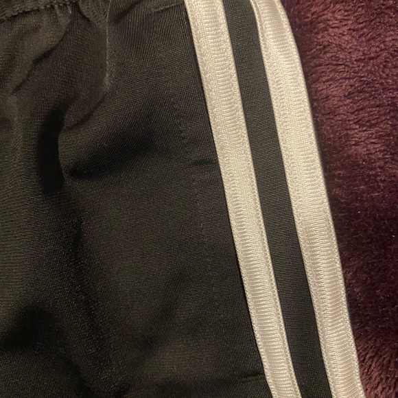 4T adidas tracksuit - Picture 11 of 14